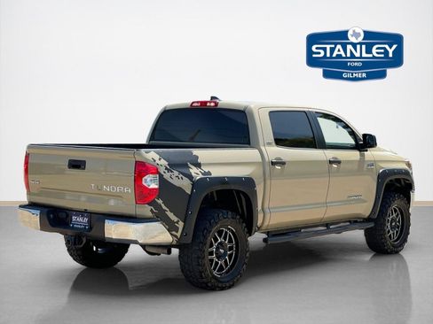 Used 2020 Toyota Tundra SR5 w/ SR5 Upgrade Package AWD/4WD image 12
