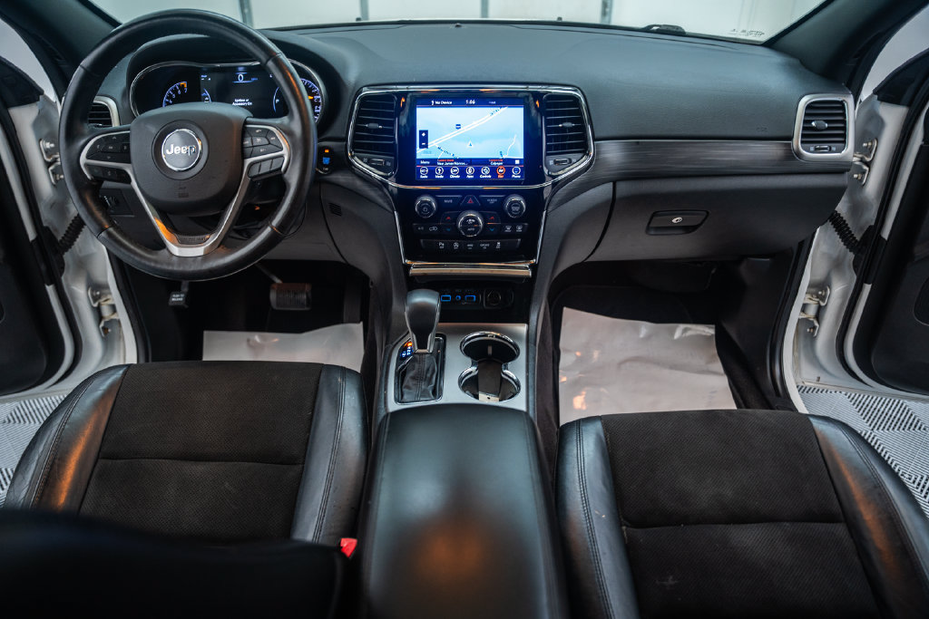 Used 2019 Jeep Grand Cherokee Altitude AWD/4WD image 23