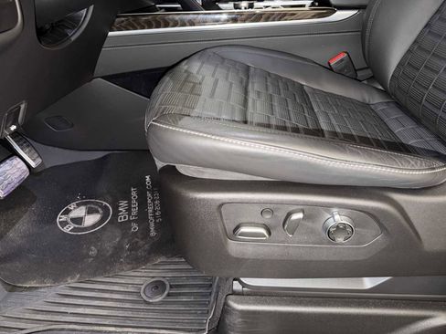 Used 2025 Cadillac Escalade ESV Sport Platinum w/ LPO, ONYX Package image 10