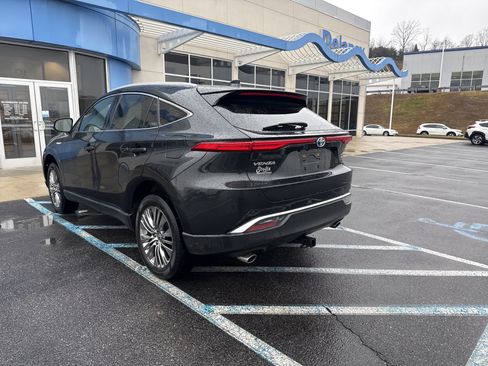 Used 2021 Toyota Venza XLE w/ Softex Package image 5