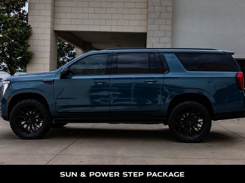 Used 2025 GMC Yukon XL Denali w/ Sun & Power Step Package AWD/4WD image 6