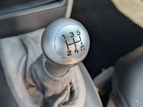 Used 1999 Porsche Boxster RWD image 17