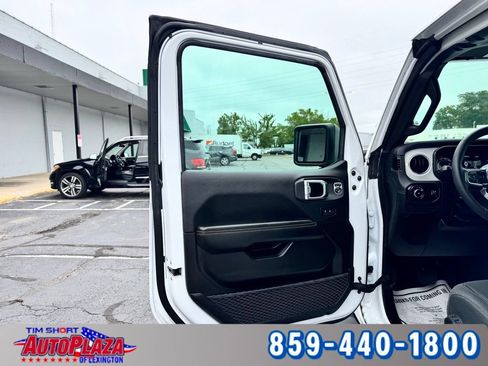 Used 2026 Jeep Wrangler Unlimited Sahara AWD/4WD image 46