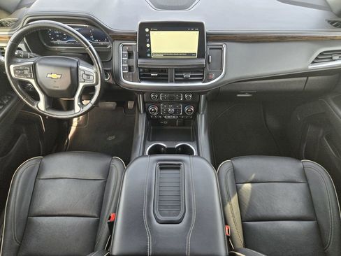 Used 2022 Chevrolet Suburban Premier image 25