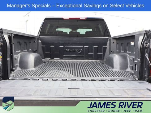 Used 2025 GMC Sierra 1500 SLT AWD/4WD image 14
