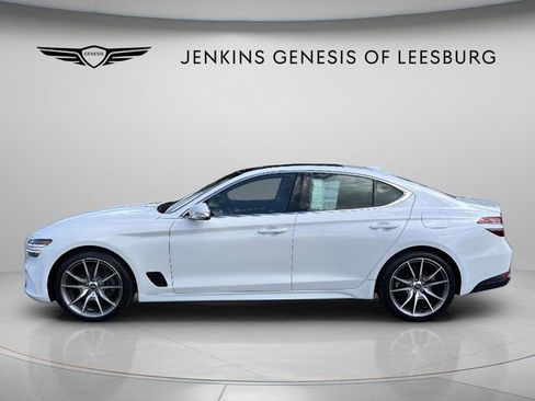 Used 2022 Genesis G70 2.0T w/ Prestige Package RWD image 9