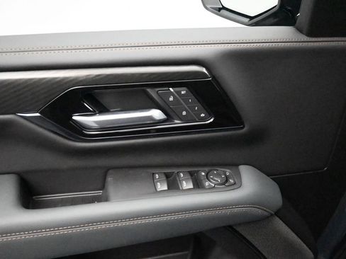 New 2026 GMC Yukon XL AT4 w/ AT4 Premium Plus Package AWD/4WD image 9