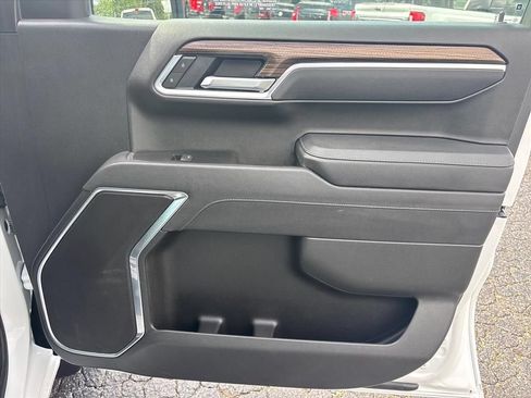 Used 2025 Chevrolet Silverado 1500 RST AWD/4WD image 14