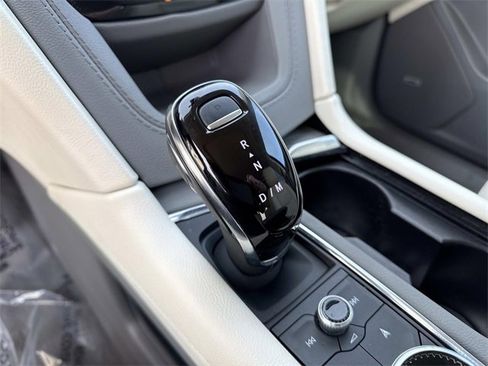 Used 2024 Cadillac XT6 Premium Luxury w/ Technology Package image 26