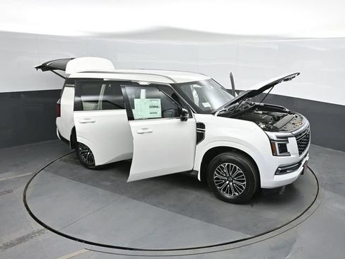 New 2025 Nissan Armada SL w/ Captain's Chari Seat Package image 66