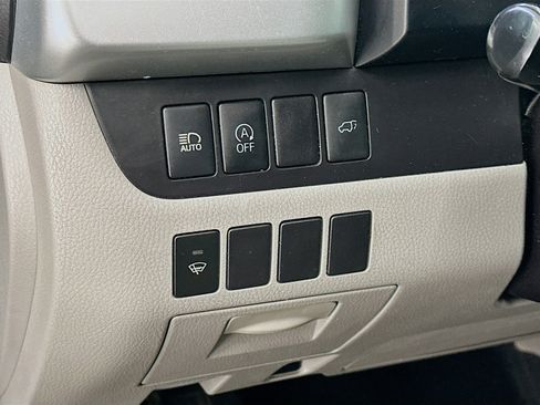 Used 2017 Toyota Highlander XLE w/ Protection Package #3 AWD/4WD image 17