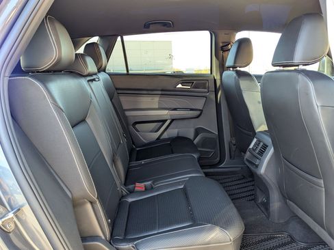 Used 2023 Volkswagen Atlas Cross Sport SE image 25