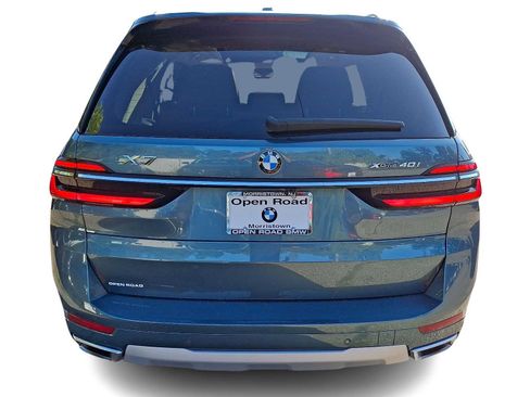 Used 2025 BMW X7 xDrive40i w/ Parking Assistance Package AWD/4WD image 5