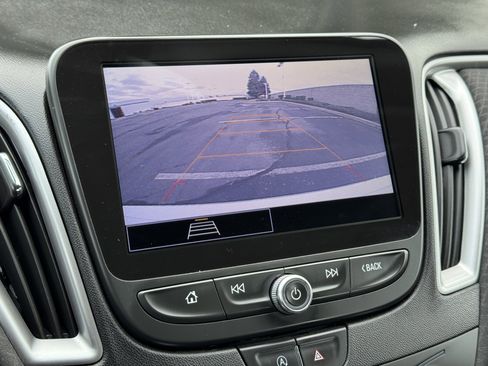 Used 2022 Chevrolet Malibu LT image 26