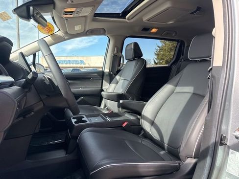 Used 2025 Honda Odyssey Touring image 9
