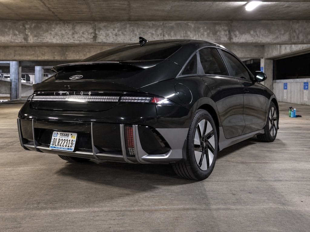 Used 2024 Hyundai Ioniq 6 SE RWD image 24