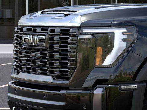 New 2026 GMC Sierra 3500 Denali Ultimate w/ LPO, Black Badging Package image 13