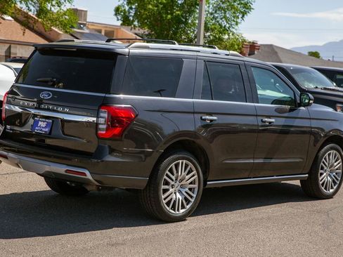 Used 2024 Ford Expedition Limited AWD/4WD image 5