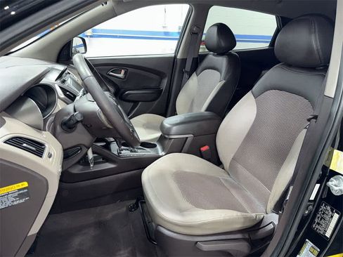 Used 2011 Hyundai Tucson GLS w/ Navigation Pkg 2 image 15