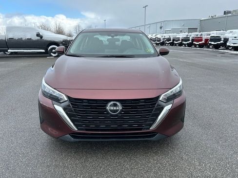 Used 2024 Nissan Sentra SV image 3
