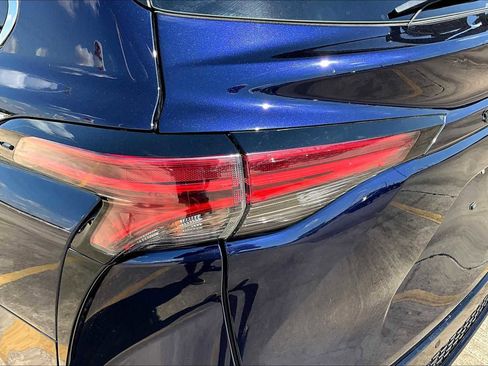 Used 2021 Toyota Sienna XSE image 24