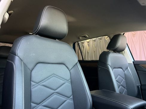 Used 2026 Volkswagen Atlas SE FWD image 18