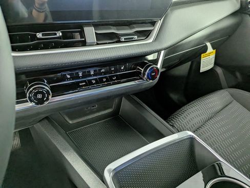 New 2026 Chevrolet Equinox LT w/ Safety and Technology Package AWD/4WD image 8