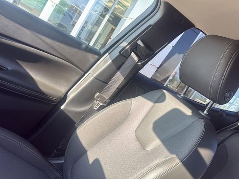 Used 2025 Buick Encore GX Preferred AWD/4WD image 19