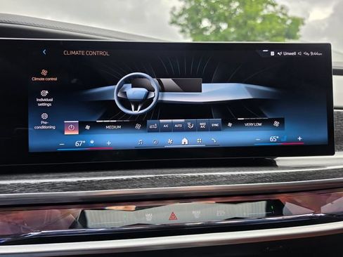 Used 2025 BMW 750e xDrive AWD/4WD image 73
