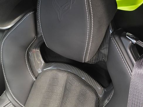 Used 2021 Chevrolet Corvette Stingray Premium Cpe w/ Z51 Performance Package image 24