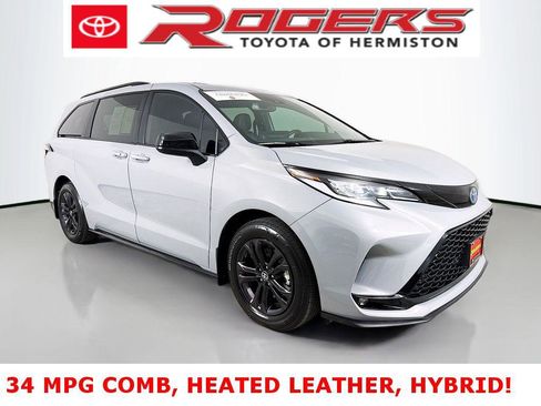 Certified 2025 Toyota Sienna XSE image 1