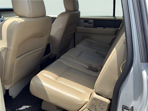 Used 2015 Ford Expedition EL XLT w/ Equipment Group 202A RWD image 2