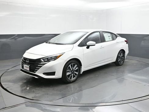 New 2025 Nissan Versa SV w/ Lighting Package image 34