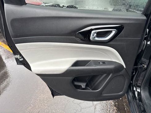 Used 2024 Jeep Compass Limited image 17