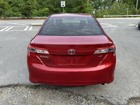 Used 2014 Toyota Camry LE FWD image 6