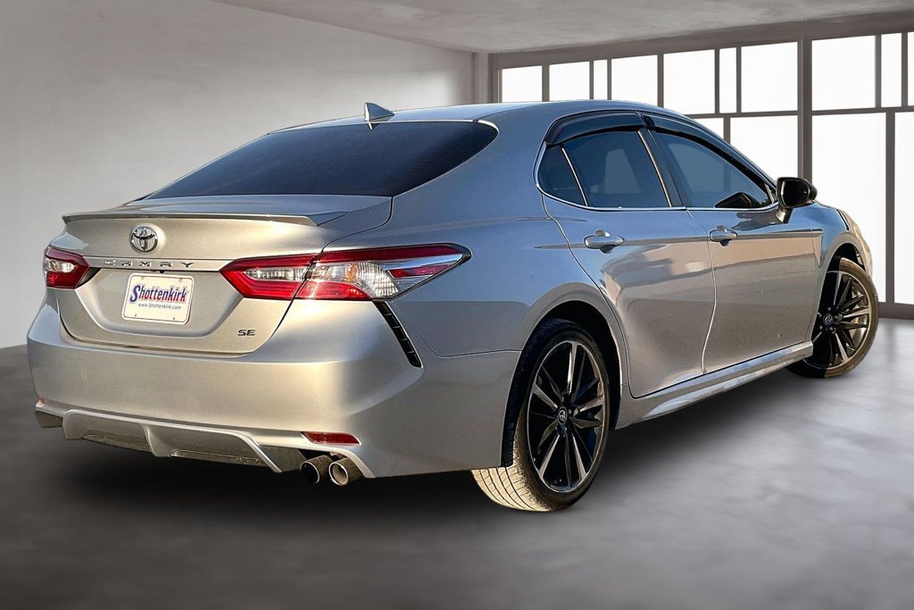 Used 2020 Toyota Camry SE FWD image 6