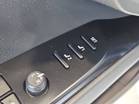 New 2026 Toyota Camry Hybrid AWD/4WD image 10