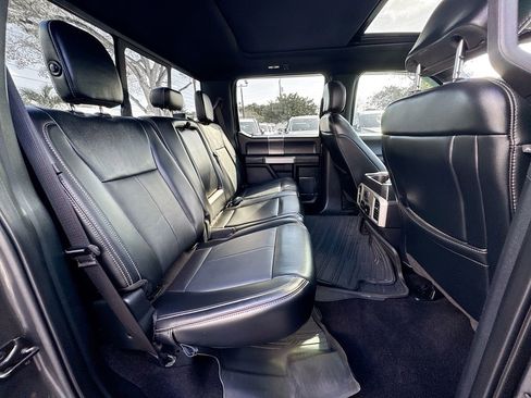 Used 2019 Ford F150 Lariat w/ Equipment Group 502A Luxury AWD/4WD image 30