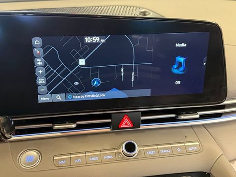 Certified 2024 Hyundai Elantra SEL FWD image 25