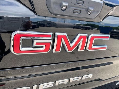 Used 2022 GMC Sierra 1500 SLT w/ SLT Convenience Package RWD image 30