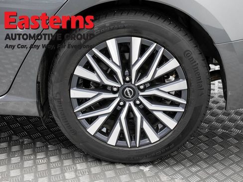 Used 2025 Nissan Altima 2.5 SV FWD image 33