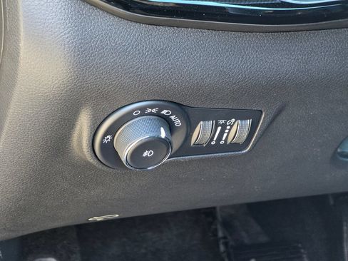 New 2026 Jeep Compass Latitude AWD/4WD image 33