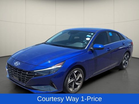 Used 2023 Hyundai Elantra Limited FWD image 4