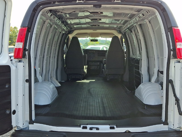 Used 2026 Chevrolet Express 2500 RWD image 31