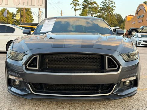 Used 2017 Ford Mustang GT RWD image 4