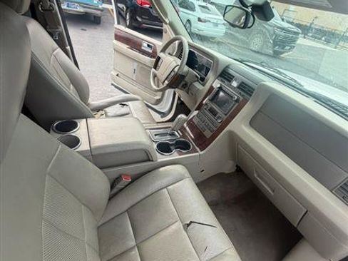 Used 2012 Lincoln Navigator L 4WD image 10
