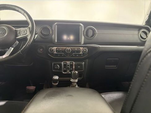 Used 2021 Jeep Wrangler Unlimited Sahara AWD/4WD image 30