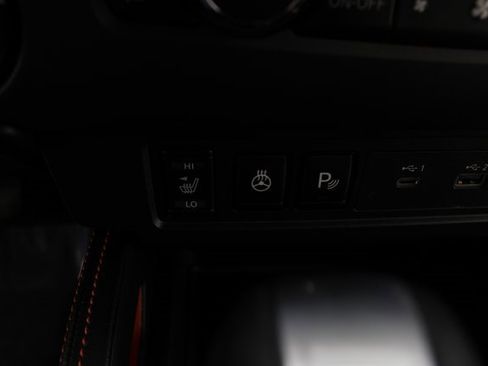 Used 2024 Nissan Frontier PRO-4X w/ Pro Convenience Package image 7