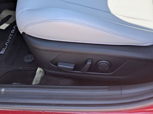 Used 2023 Hyundai Elantra Limited FWD image 19