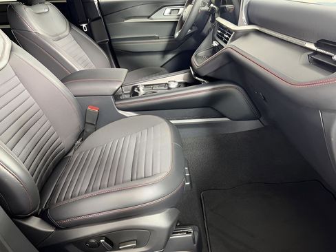 Used 2025 Ford Explorer ST-Line w/ Premium Package image 26